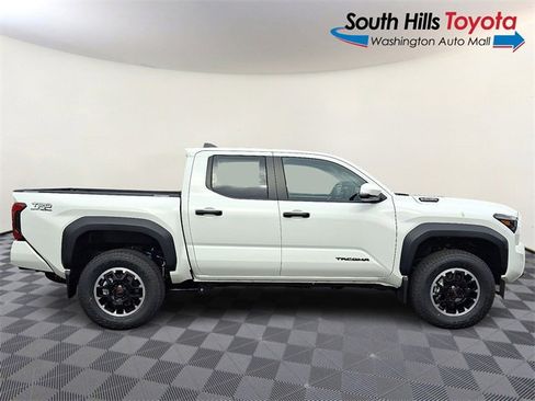 New 2025 Toyota Tacoma TRD Off-Road image 7