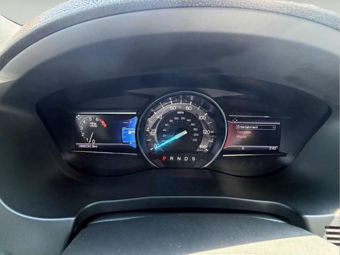 Used 2017 Ford Explorer XLT w/ Equipment Group 202A AWD/4WD image 19