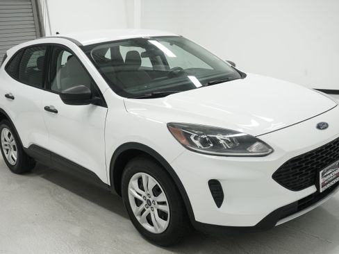 Used 2021 Ford Escape S FWD image 3