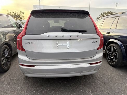 Used 2023 Volvo XC90 B5 Core w/ Climate Package image 8