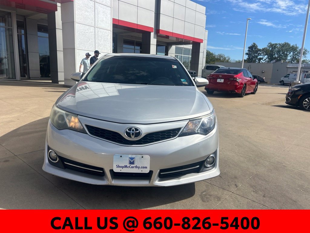 Used 2012 Toyota Camry SE w/ Leather Pkg FWD image 3