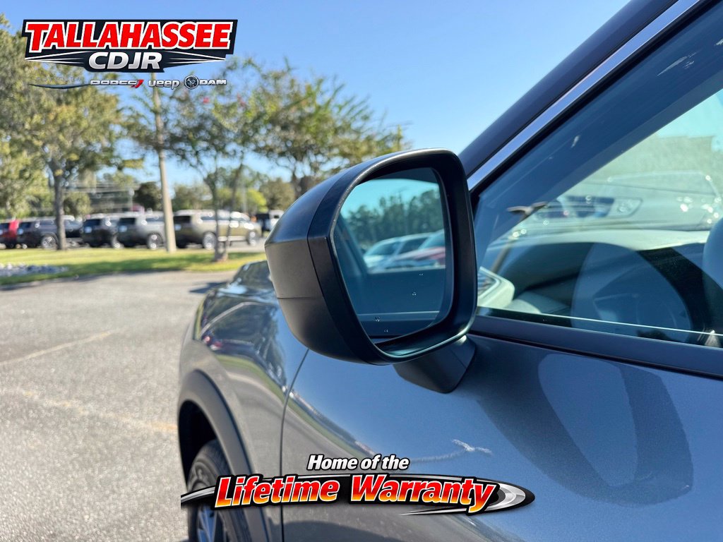 Used 2024 Nissan Rogue S AWD/4WD image 15