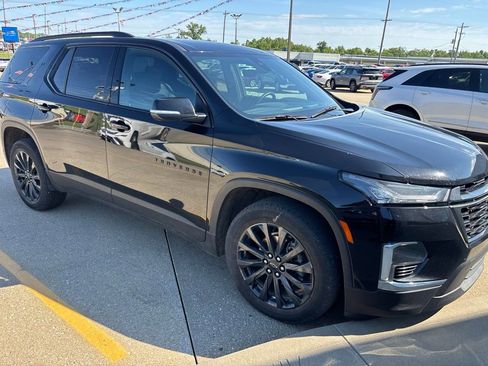 Used 2023 Chevrolet Traverse RS w/ LPO, Floor Liner Package AWD/4WD image 2
