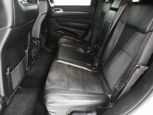 Certified 2022 Jeep Grand Cherokee Laredo X image 15