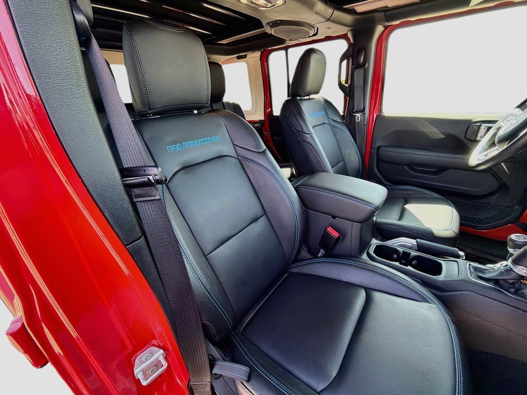 Used 2021 Jeep Wrangler Unlimited Rubicon 4xe w/ Cold Weather Group AWD/4WD image 31