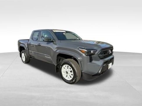 New 2026 Toyota Prius LE image 9