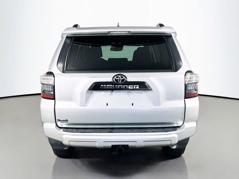 Used 2022 Toyota 4Runner TRD Off-Road image 6