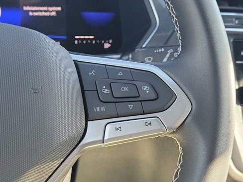 Used 2023 Volkswagen Tiguan SE w/ Panoramic Sunroof Package FWD image 20