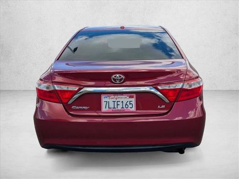 Used 2015 Toyota Camry LE w/ Moonroof Package FWD image 7