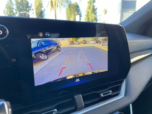 Used 2025 Chevrolet Equinox LT image 17