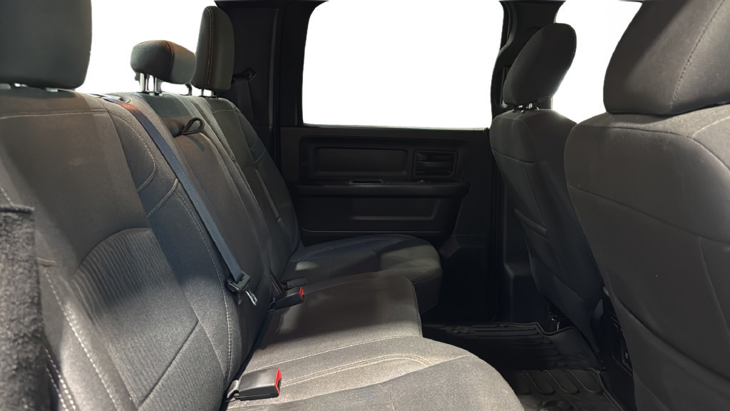 Used 2022 RAM 1500 Express w/ Ceramic Grey Express Package AWD/4WD image 13