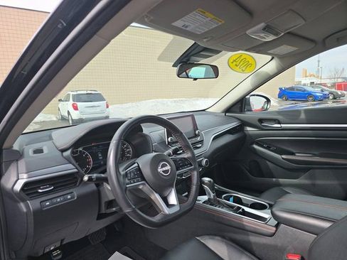 Used 2024 Nissan Altima 2.5 SR image 12