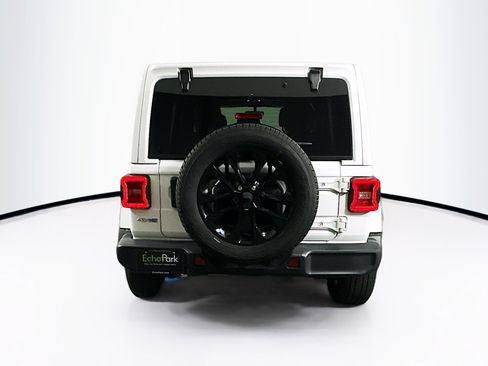 Used 2022 Jeep Wrangler Unlimited Sahara w/ Cold Weather Group AWD/4WD image 7
