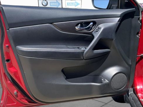 Used 2014 Nissan Rogue SV w/ SV Premium Package FWD image 20