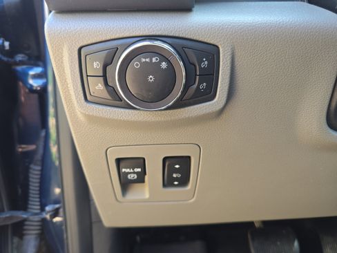 Used 2019 Ford F150 XLT w/ Equipment Group 302A Luxury AWD/4WD image 18