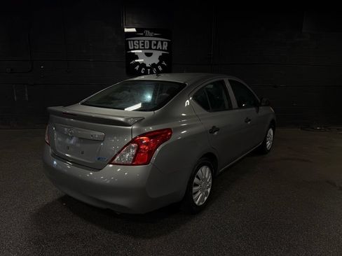 Used 2014 Nissan Versa S Plus FWD image 6