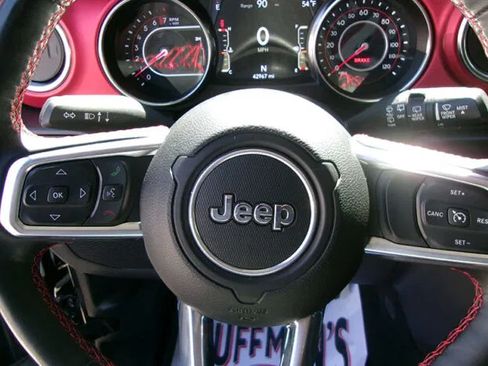 Used 2020 Jeep Wrangler Unlimited Rubicon w/ LED Lighting Group AWD/4WD image 17