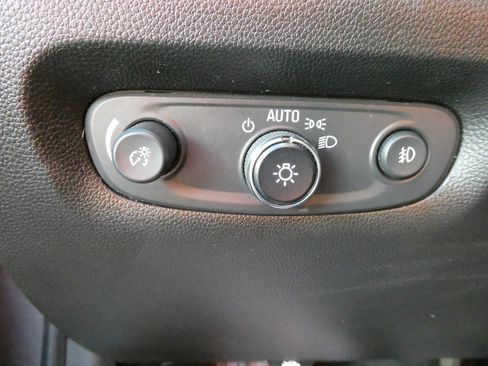 Used 2021 Chevrolet Traverse RS image 26