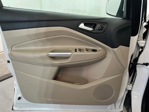 Used 2019 Ford Escape Titanium AWD/4WD image 16