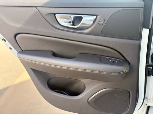 Used 2020 Volvo S60 T6 Momentum image 14