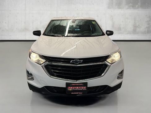 Used 2019 Chevrolet Equinox LS image 2