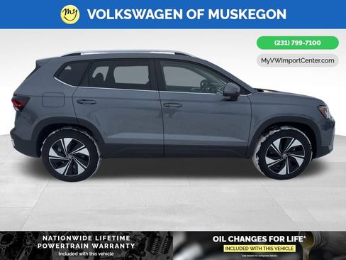 New 2026 Volkswagen Taos SE image 8