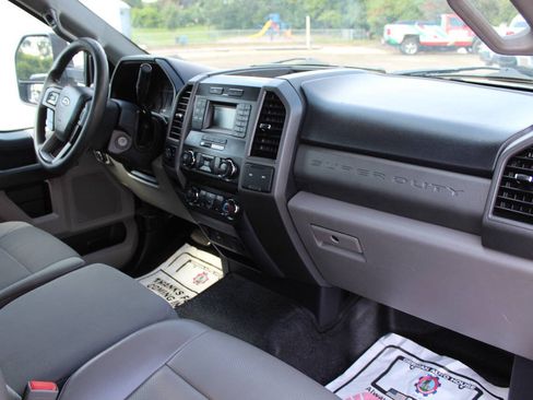 Used 2019 Ford F250 XL w/ Power Equipment Group AWD/4WD image 19