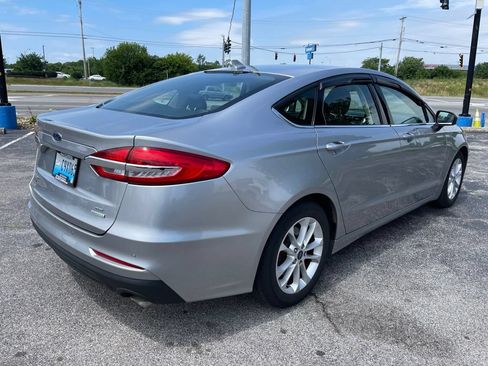Used 2020 Ford Fusion SE FWD image 3