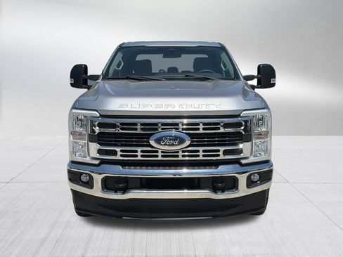 Used 2024 Ford F250 XLT AWD/4WD image 2