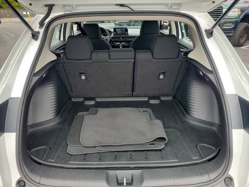 Certified 2025 Honda HR-V LX image 8