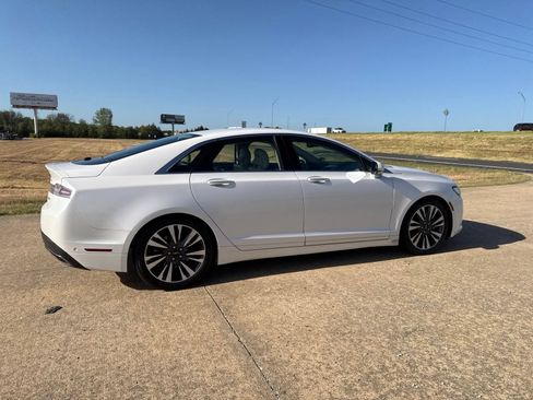 Used 2019 Lincoln MKZ Reserve FWD image 15