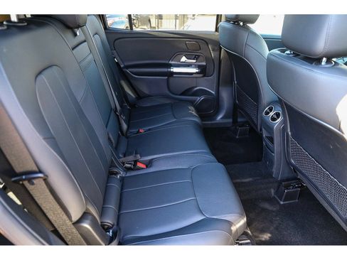 Used 2024 Mercedes-Benz GLB 250 4MATIC image 21