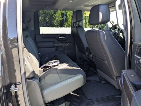 Certified 2023 GMC Sierra 2500 Denali w/ Denali Ultimate Package image 17