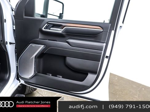 Used 2025 GMC Sierra 2500 Denali w/ Denali Reserve Package image 23