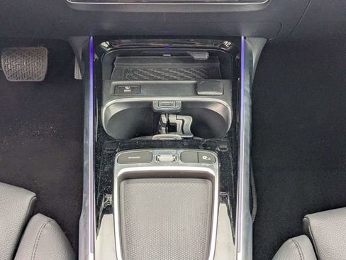 Used 2025 Mercedes-Benz GLB 250 image 18