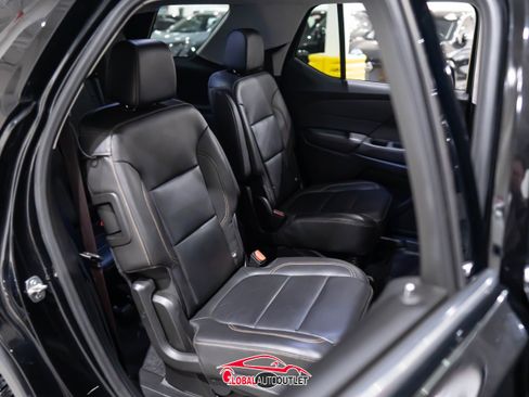 Used 2020 Chevrolet Traverse LT w/ Driver Confidence II Package image 18