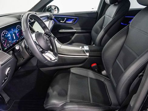 Used 2025 Mercedes-Benz GLC 300 image 19