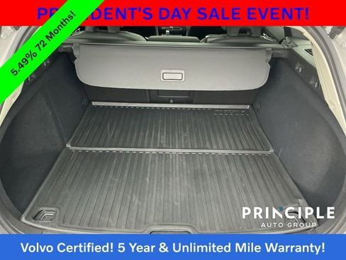 Certified 2025 Volvo V60 B5 Cross Country Plus image 31