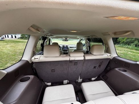 Used 2016 Lexus GX 460 w/ Premium Package AWD/4WD image 30