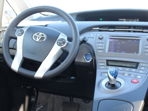 Used 2013 Toyota Prius Two image 21