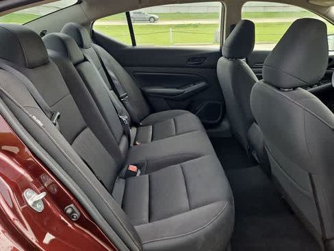 Used 2024 Nissan Altima 2.5 SV FWD image 17