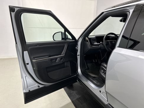 Used 2024 Rivian R1S Adventure AWD/4WD image 16