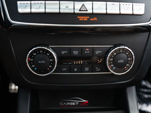 Used 2019 Mercedes-Benz GLE 43 AMG 4MATIC w/ Premium 3 Package image 35