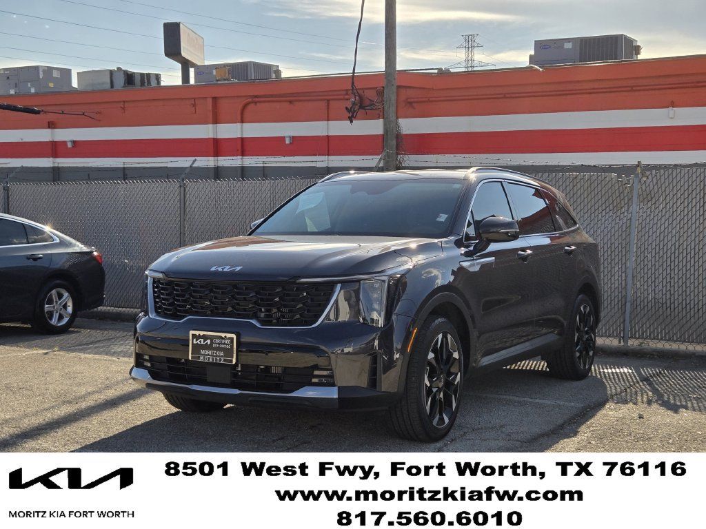 Certified 2025 Kia Sorento EX FWD image 2