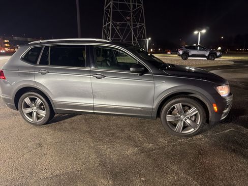Used 2020 Volkswagen Tiguan SEL image 6