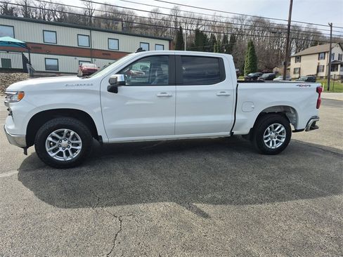 Used 2022 Chevrolet Silverado 1500 LT image 12