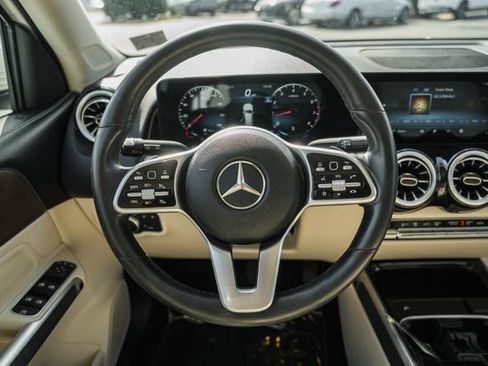 Certified 2022 Mercedes-Benz GLB 250 4MATIC image 30