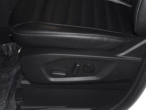 Used 2024 Ford Edge SEL image 13