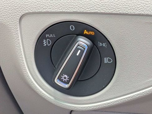 Used 2019 Volkswagen Atlas SE w/ Towing Package FWD image 28