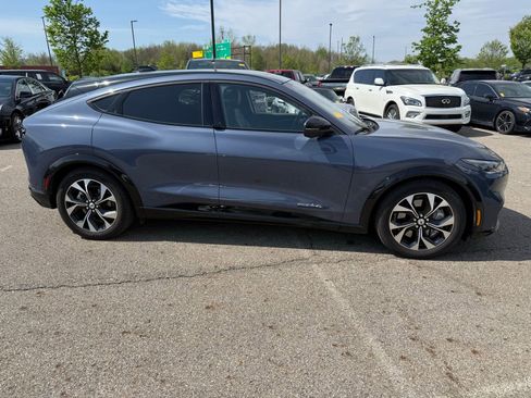 Used 2021 Ford Mustang Mach-E Premium image 4